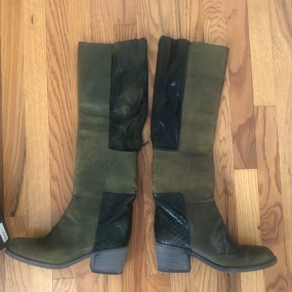 LD Tuttle snakeskin Forrest green leather boots